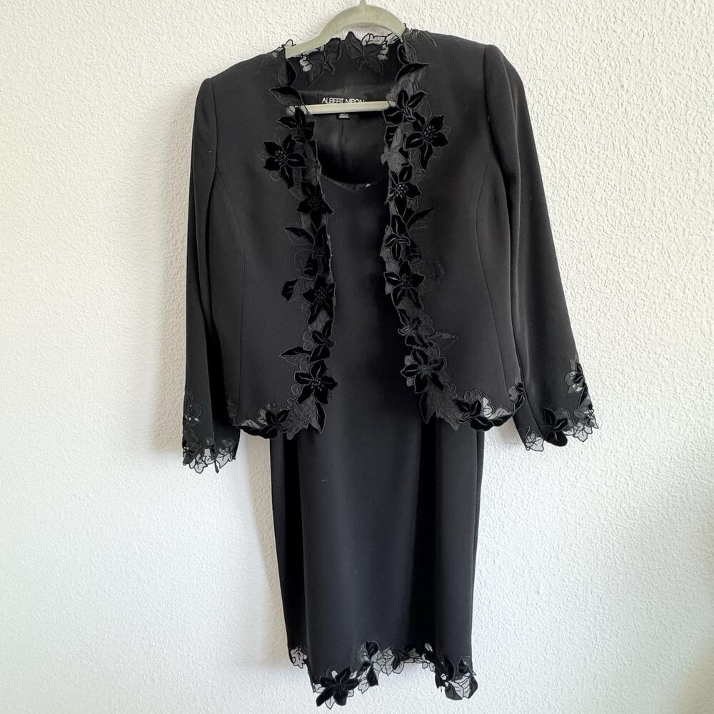 ALBERT NIPON VELVET TRIM DRESS SUIT/NEW WITH TAG/SIZE 8/LENGTH 42”/BLACK PARTY‎